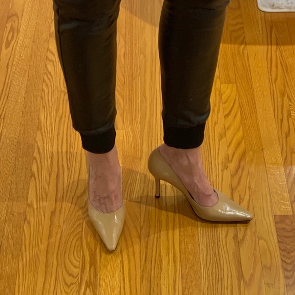 STUART WEITZMAN PUMPS - Picture 9 of 9